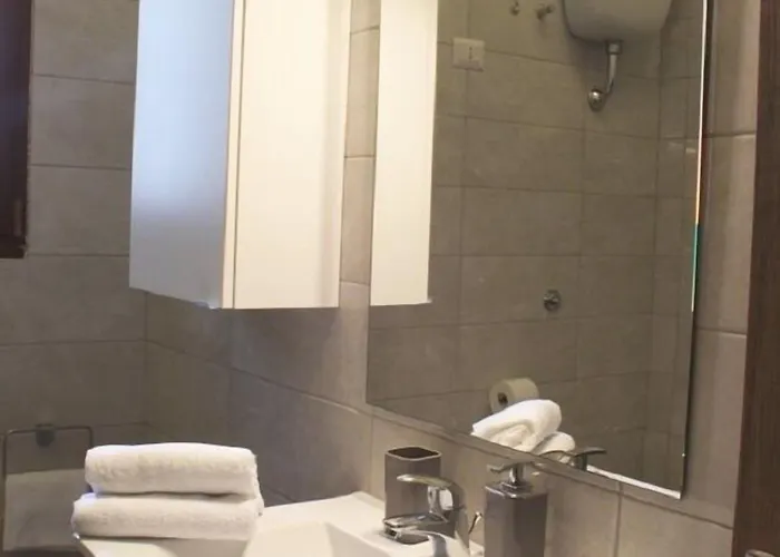 לינה וארוחת בוקר Gate